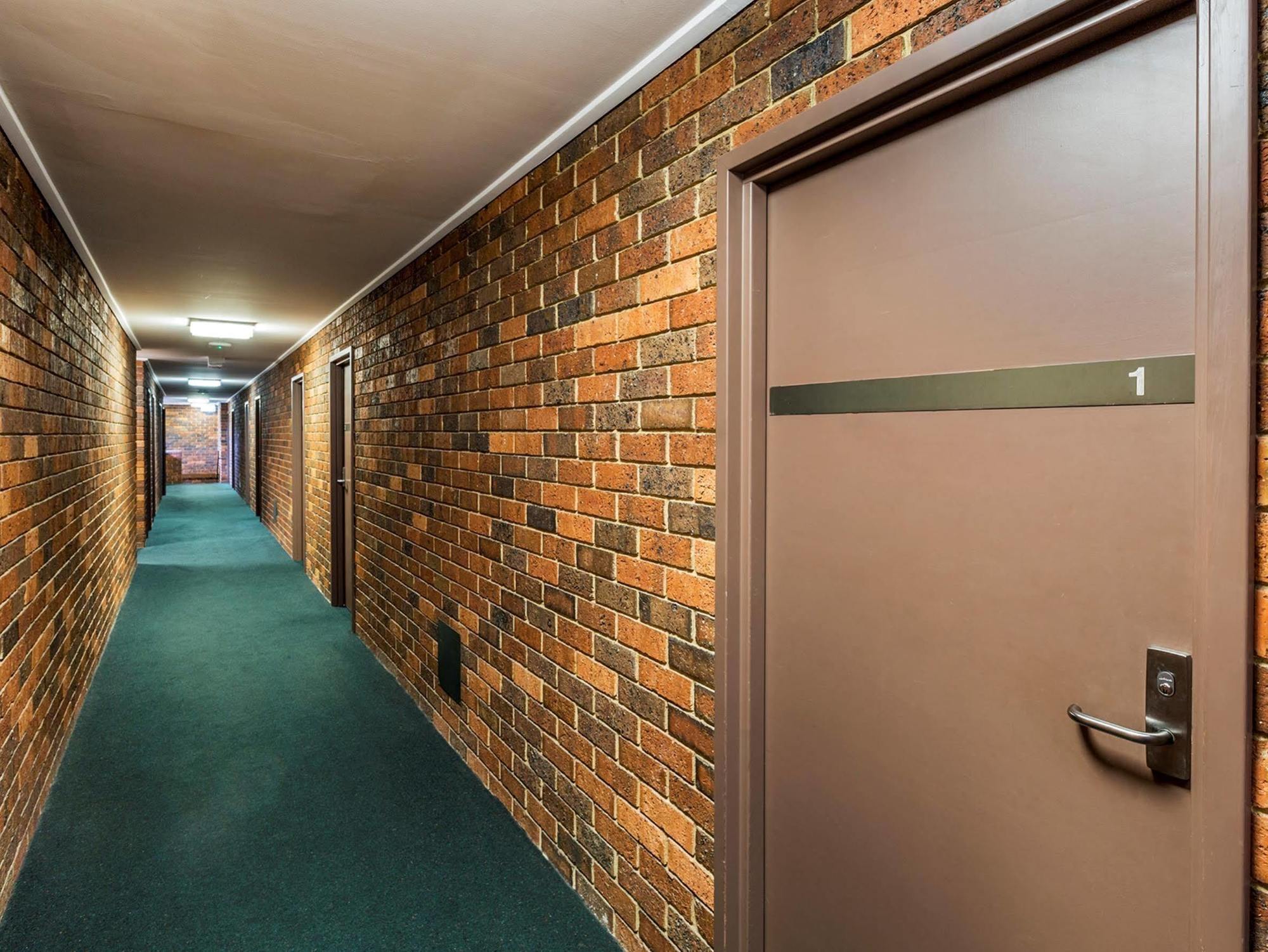 Nightcap At Millers Inn Altona Exterior photo